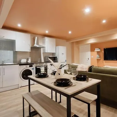 Central Spacious Quirky Apartment In Birmingham With Free Wi-Fi, Parking Exterior photo