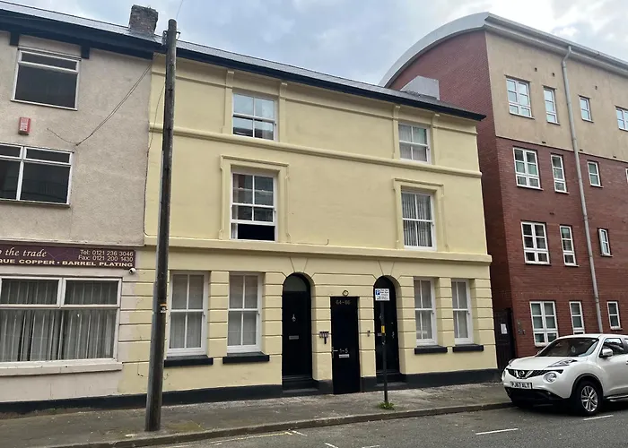 Central Spacious Quirky Apartment In Birmingham With Free Wi-Fi, Parking